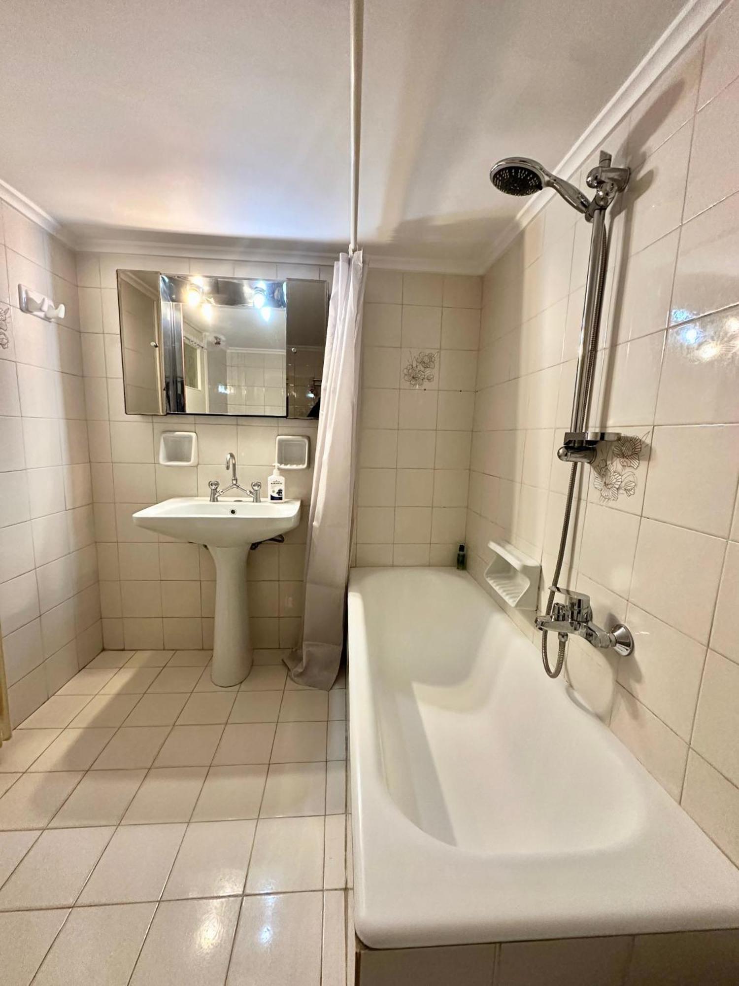 Mamour Apartment In Athens Ngoại thất bức ảnh